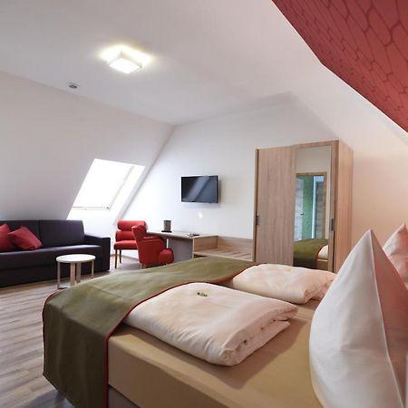 Hotel Neue Hoehe Klingenberg Экстерьер фото