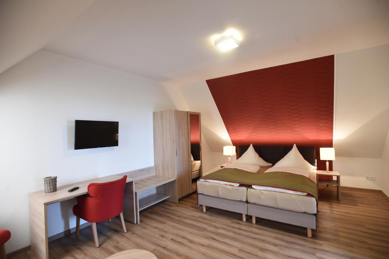 Hotel Neue Hoehe Klingenberg Экстерьер фото