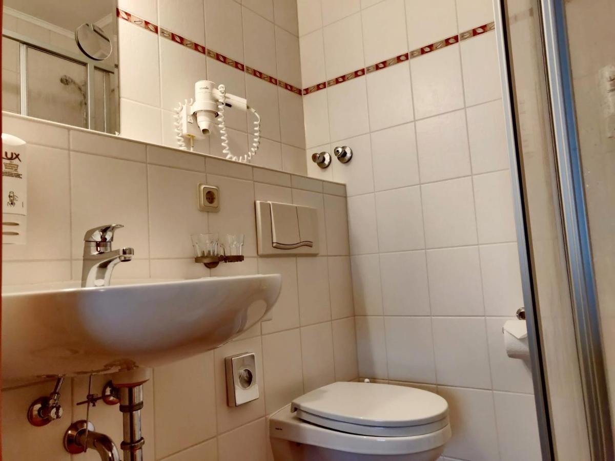 Hotel Neue Hoehe Klingenberg Экстерьер фото