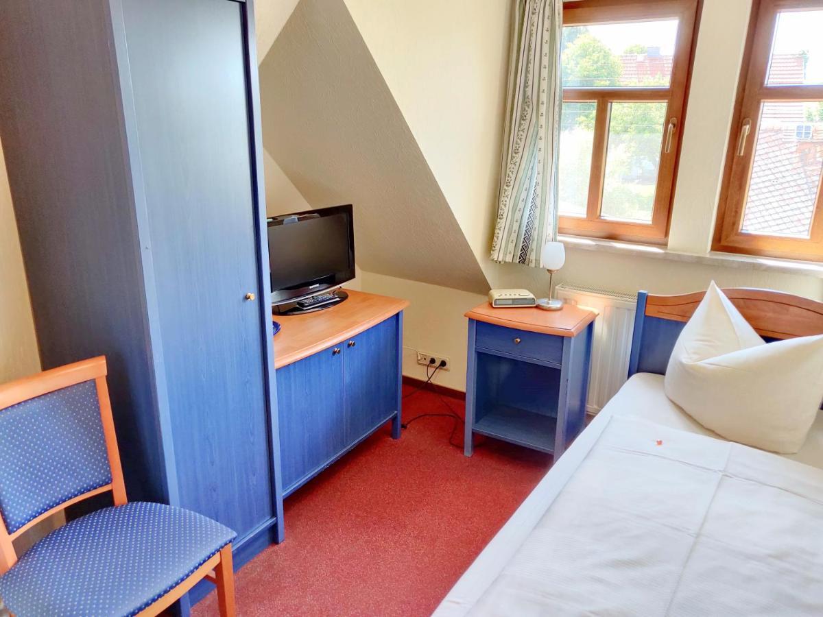 Hotel Neue Hoehe Klingenberg Экстерьер фото