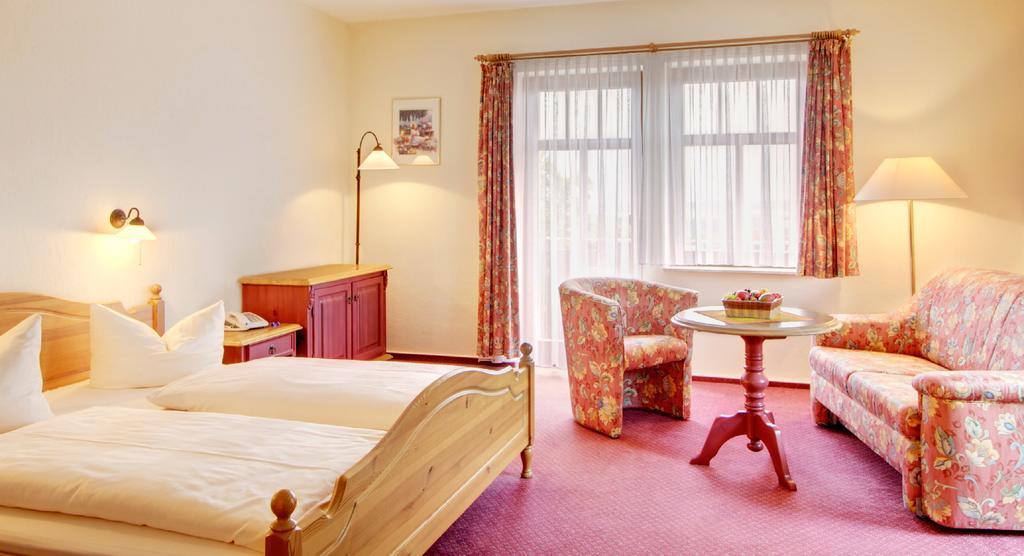 Hotel Neue Hoehe Klingenberg Экстерьер фото